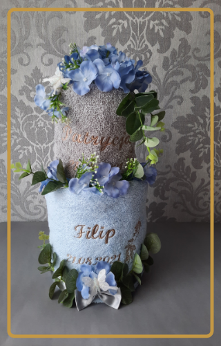 prezent ślubny tort z ręczników haftyok.pl